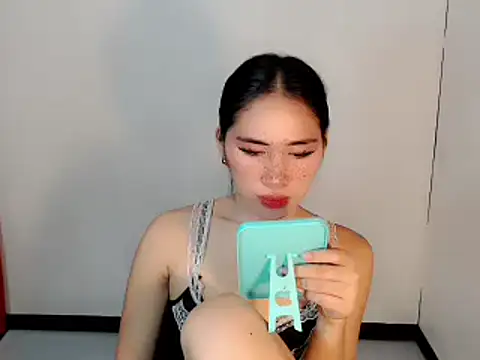 Snapshot of urasiankylie chatting on April 25, 2026, 8:50 pm urasiankylie online show from April 25, 2026, 8:50 pm