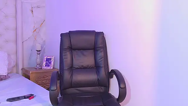 LaraBelmon online show from July 12, 2026, 2:51 pm
