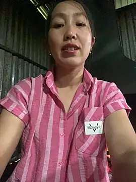 Huonglyna online show from May 3, 2026, 3:22 am