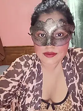 Maskedcurves online show from July 19, 2026, 3:09 pm