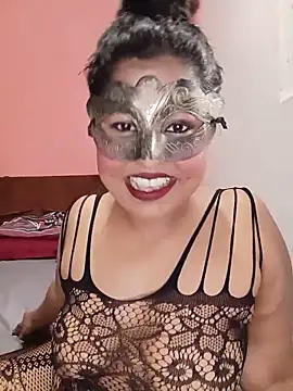 Maskedcurves online show from June 29, 2026, 9:05 am