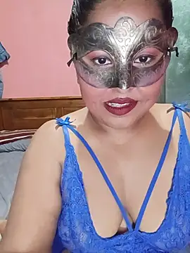 Maskedcurves online show from July 12, 2026, 7:42 am