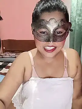 Maskedcurves online show from June 25, 2026, 5:40 pm