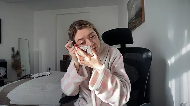 Snapshot of YasminLace chatting on April 29, 2026, 5:06 pm YasminLace online show from April 29, 2026, 5:06 pm