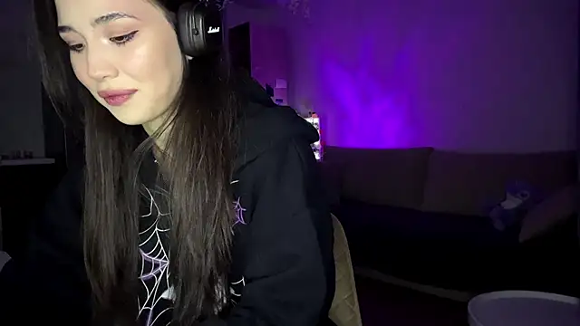 Snapshot of Elizabetswan chatting on April 11, 2026, 9:18 pm Elizabetswan online show from April 11, 2026, 9:18 pm