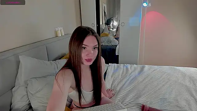 Aphrodite Portman online show from May 14, 2026, 8:22 am