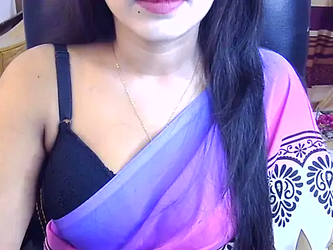 Snapshot of Noor_Zarin chatting on July 8, 2026, 8:09 pm Noor Zarin online show from July 8, 2026, 8:09 pm