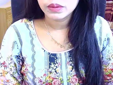 Snapshot of Noor_Zarin chatting on June 15, 2026, 11:59 pm Noor Zarin online show from June 15, 2026, 11:59 pm