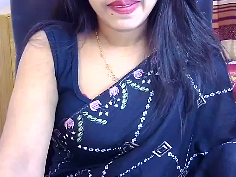 Snapshot of Noor_Zarin chatting on June 18, 2026, 6:35 pm Noor Zarin online show from June 18, 2026, 6:35 pm