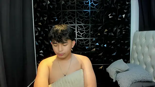 xloverbigcock online show from April 6, 2026, 4:30 am