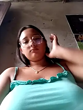 naughty girl hot  online show from April 22, 2026, 12:12 pm