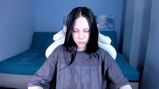 Snapshot of SugarBunny18 chatting on July 9, 2026, 5:19 am SugarBunny18 online show from July 9, 2026, 5:19 am
