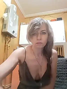 Snapshot of TaynaSecret chatting on April 21, 2026, 8:26 pm TaynaSecret online show from April 21, 2026, 8:26 pm