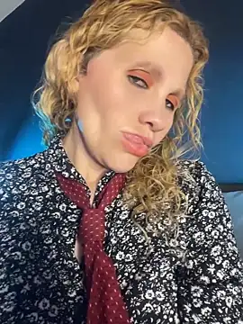 EvangelineLove  online show from May 4, 2026, 7:28 pm