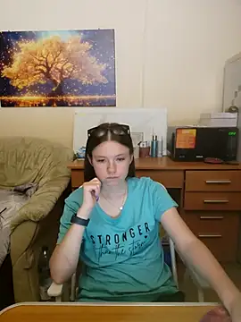 JessicaHolland1 online show from June 20, 2026, 6:46 pm