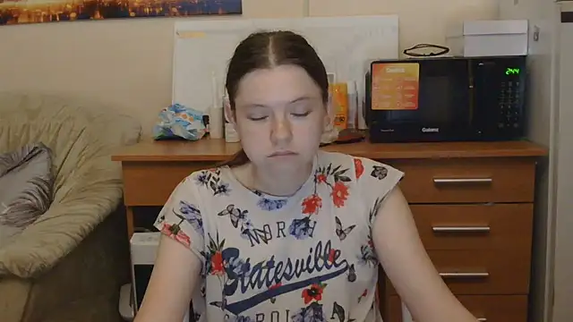 JessicaHolland1 online show from July 6, 2026, 6:10 pm