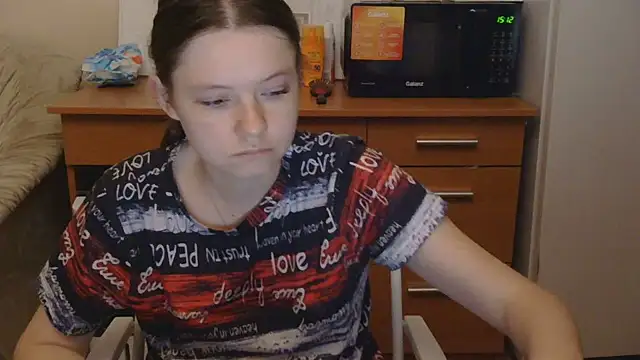 JessicaHolland1 online show from July 5, 2026, 6:37 pm
