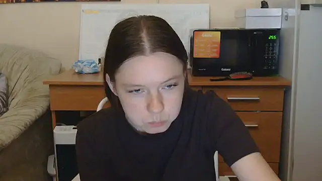 JessicaHolland1 online show from July 7, 2026, 6:22 pm