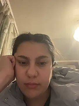 Mary Lia online show from April 29, 2026, 6:14 pm