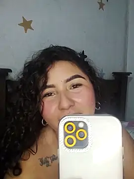 MiliHot25 online show from April 13, 2026, 4:33 pm