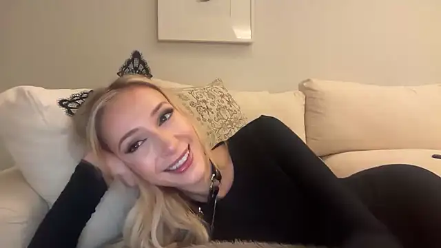 ambrefleurxx online show from May 7, 2026, 7:12 am