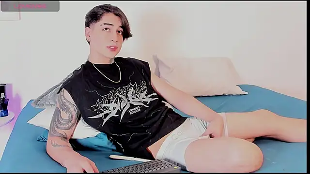 Thiago angel online show from May 10, 2026, 5:11 am