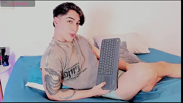Thiago angel online show from May 12, 2026, 2:30 am