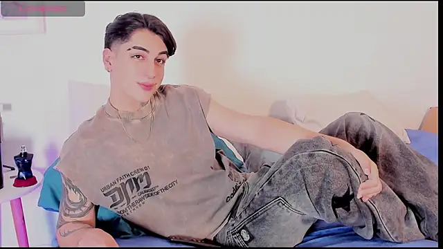 Thiago angel online show from April 25, 2026, 3:20 am