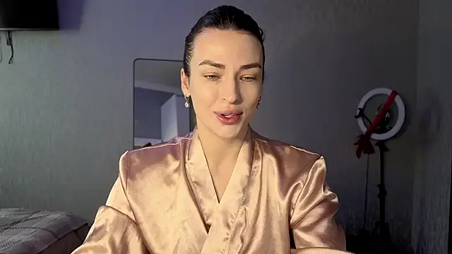 Kira  love1 online show from May 17, 2026, 11:54 am