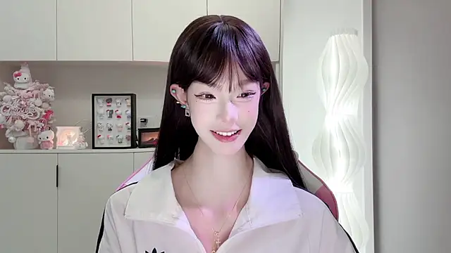 -Moonshine online show from April 9, 2026, 10:21 am