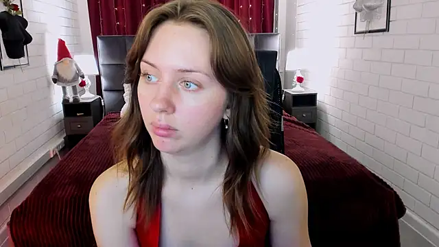 Snapshot of MeganClapp chatting on April 9, 2026, 6:19 am MeganClapp online show from April 9, 2026, 6:19 am