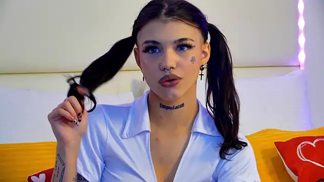 YasminnStorm online show from May 5, 2026, 4:48 am