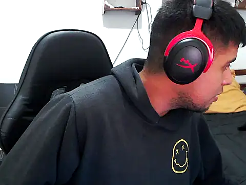 axellrz  online show from April 6, 2026, 2:29 am