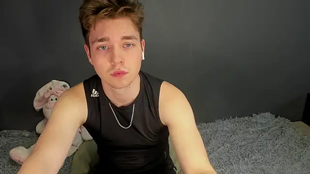 zeriax online show from April 6, 2026, 1:34 am