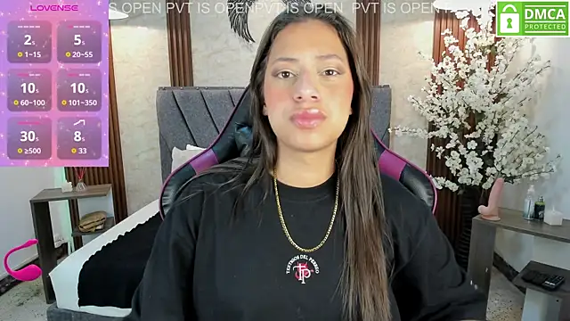 Atiena  online show from May 6, 2026, 4:11 pm