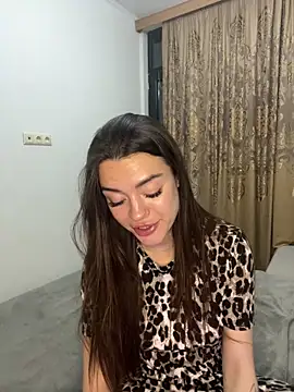 LucyVixxen online show from April 15, 2026, 10:21 pm