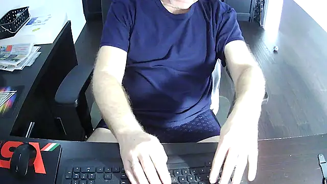Shalun2000 online show from April 20, 2026, 10:00 pm