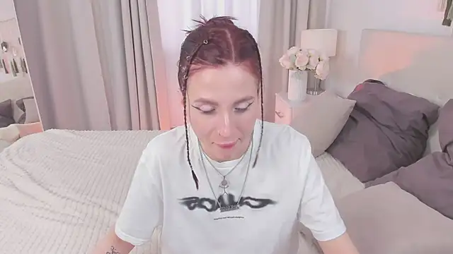 Snapshot of Sonya_Miler chatting on May 27, 2026, 10:33 am Sonya Miler online show from May 27, 2026, 10:33 am