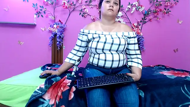 starfishanal21 online show from May 4, 2026, 7:39 pm