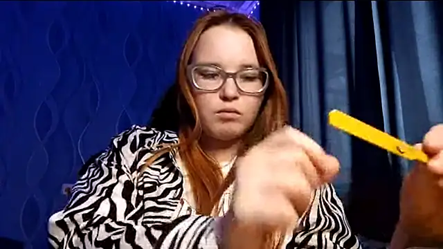 Snapshot of Sheriscute chatting on April 4, 2026, 1:39 pm Sheriscute online show from April 4, 2026, 1:39 pm