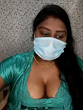 Romantic Woman online show from May 5, 2026, 7:06 pm