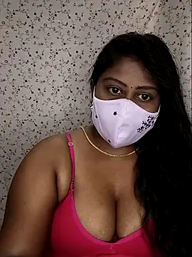 Romantic Woman online show from May 13, 2026, 6:26 pm
