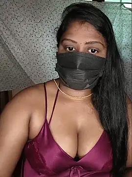 Romantic Woman online show from May 16, 2026, 6:34 am