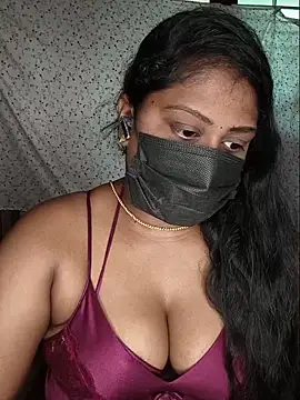 Romantic Woman online show from May 16, 2026, 6:56 am