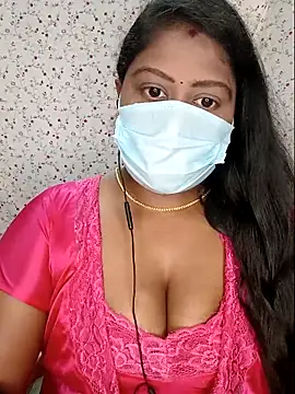 Romantic Woman online show from May 4, 2026, 6:44 pm