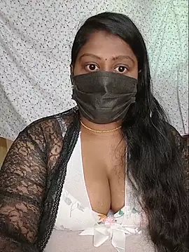 Romantic Woman online show from May 20, 2026, 10:56 am