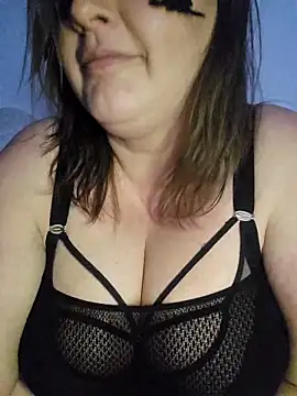 Snapshot of nika-W chatting on April 18, 2026, 7:51 pm nika-W online show from April 18, 2026, 7:51 pm