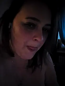 Snapshot of nika-W chatting on May 18, 2026, 4:07 am nika-W online show from May 18, 2026, 4:07 am