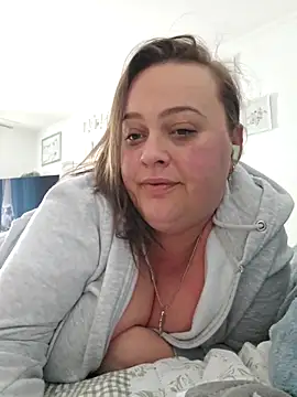Snapshot of nika-W chatting on May 19, 2026, 6:20 am nika-W online show from May 19, 2026, 6:20 am