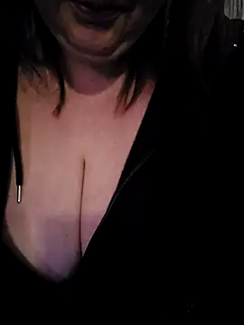 Snapshot of nika-W chatting on April 20, 2026, 7:04 pm nika-W online show from April 20, 2026, 7:04 pm